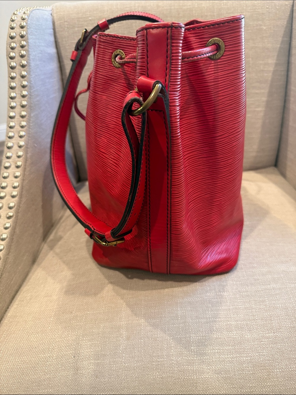 Louis Vuitton Epi Petit Noé Castilian Red Bucket Bag w/ Dust Bag - Picture 6 of 16